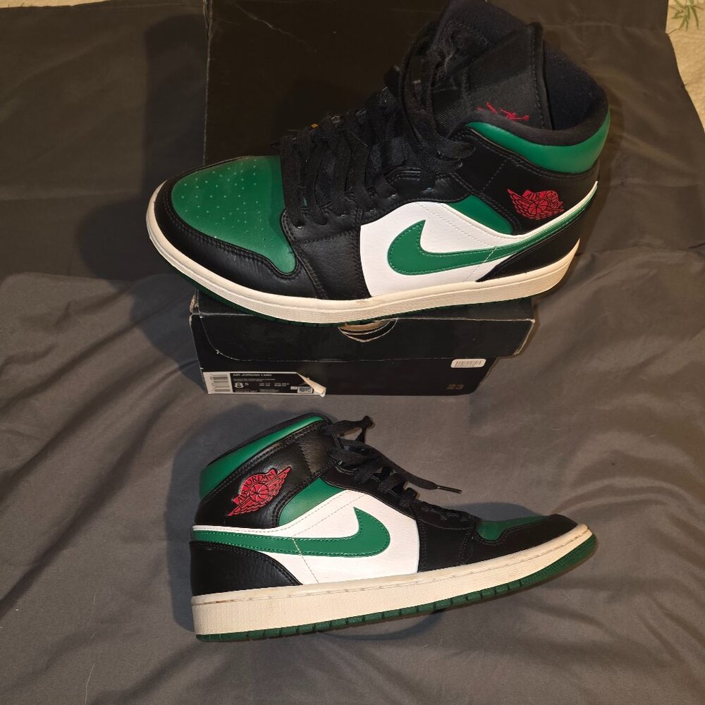 Jordan 1s with box